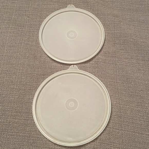Tupperware Lot of 2 Replacement C Lids in Great Condition - Picture 2 of 4